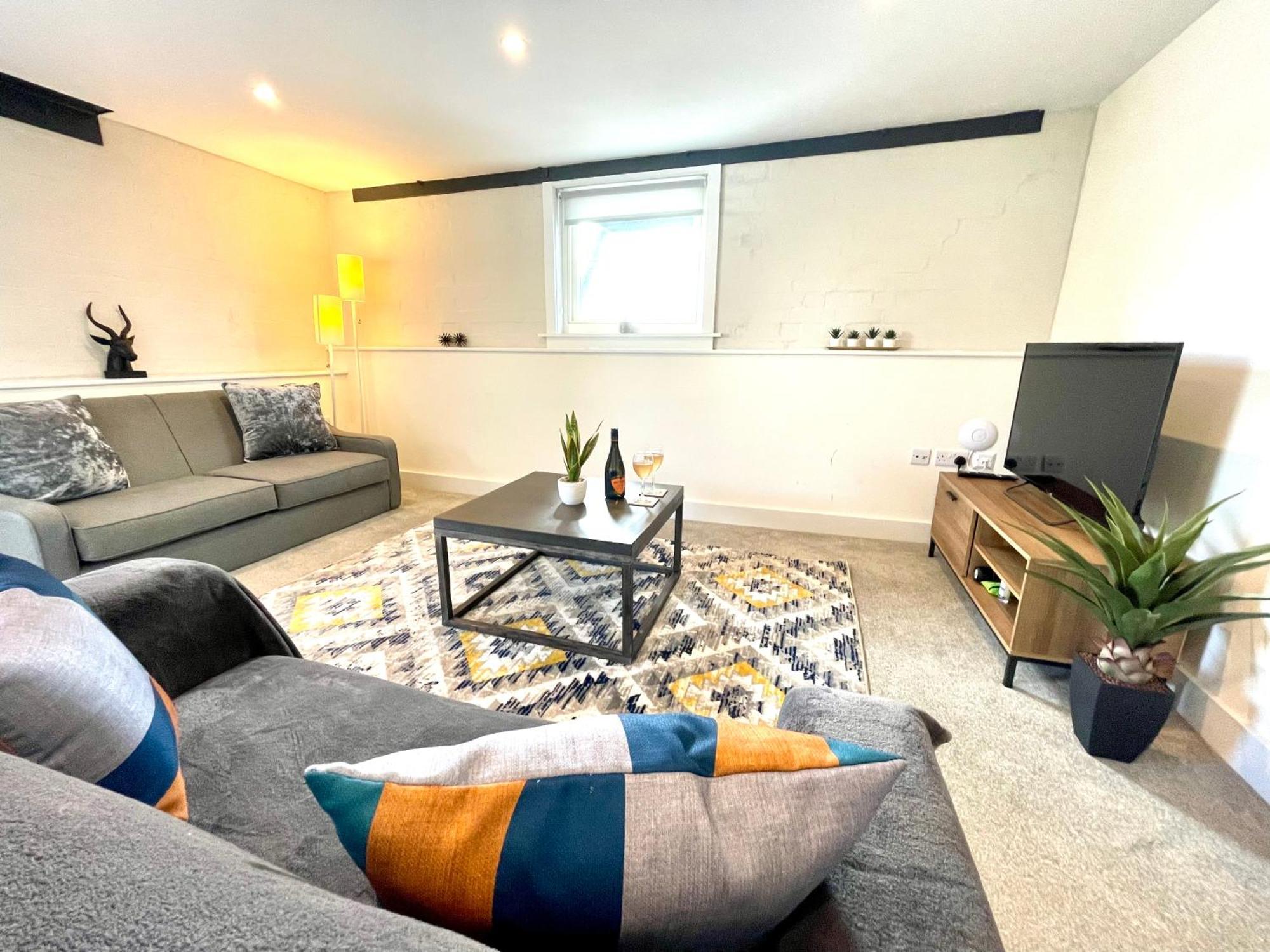New Executive Apartment Perfect For Contractors & Pilots Bishop’s Stortford Exterior foto